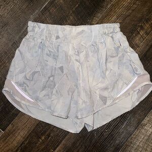 Lulu Lemon Hotty Hot 4” shorts
